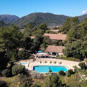 Les Arbousiers Village Provencal La Roquebrussanne