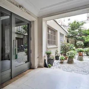 10eme-appartement-chic-et-calme.fr-paris.fr/